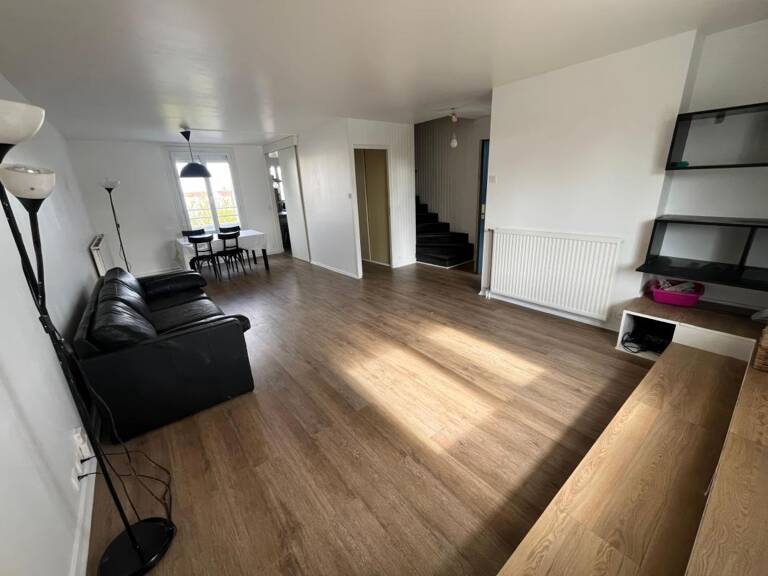 Appartement À Louer — photo 1