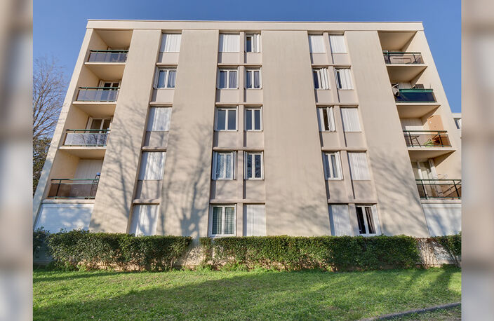 Type 2 - BAGNOLS SUR CEZE - LES AUBEPINES — photo 4