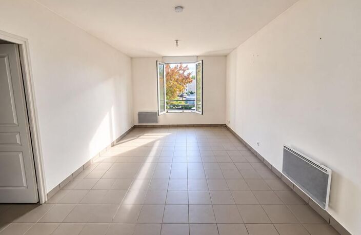 MONTMORENCY – STUDIO PLEIN DE CHARME AVEC PARKING PRIVATIF ! — photo 2
