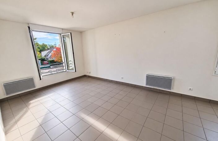 MONTMORENCY – STUDIO PLEIN DE CHARME AVEC PARKING PRIVATIF ! — photo 5