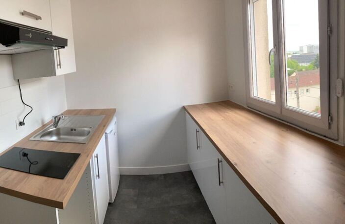 🏢 À LOUER — T2 de 44 m2 — photo 2