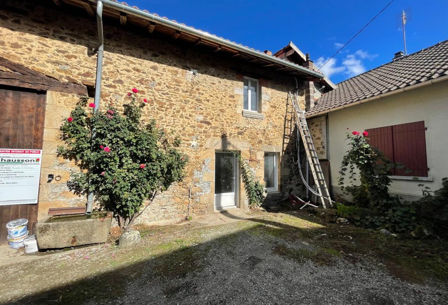 🏡✨ À LOUER – MAISON ENTIÈREMENT RÉNOVÉE ! — photo 1
