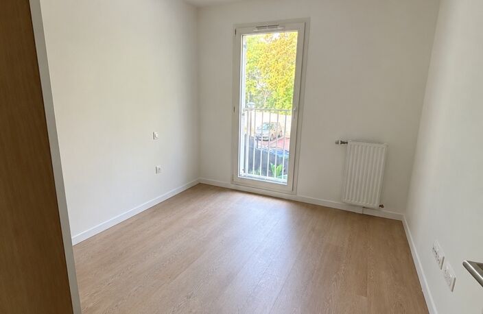 Location appartement 3 pièces 56 m² à Beaumont-sur-Oise (95260) — photo 4