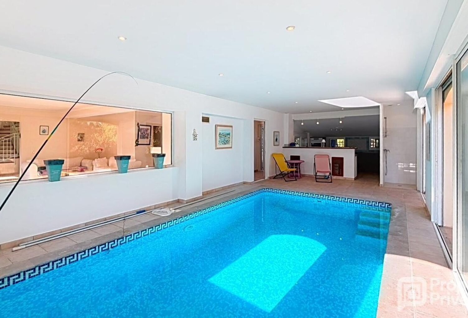 VILLA DE CHARME - MAISON INDEPENDANTE - PISCINE INTÉRIEURE — photo 1