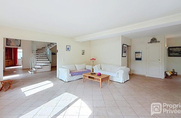VILLA DE CHARME - MAISON INDEPENDANTE - PISCINE INTÉRIEURE — photo 4