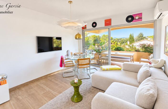 A QUELQUES MINUTES A PIED DU PORT DU BRUSC - APPARTEMENT DE TYPE 2 - CAVE - PLACE DE PARKING PRIVATIVE — photo 3
