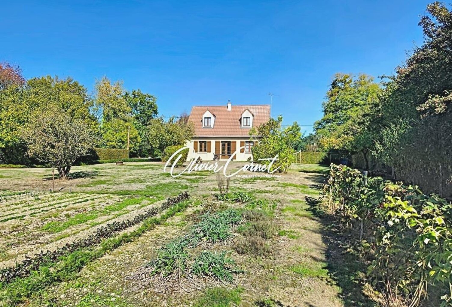 À 8 minutes de Nogent-le-Rotrou - Maison 4 chambres sur plus de 2 000 m² de terrain clos — photo 1