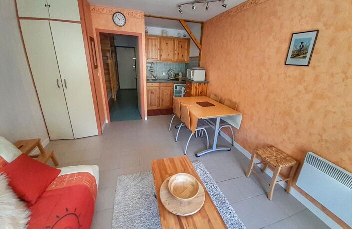 Appartement avec balcon, vue sur les sommets — photo 4