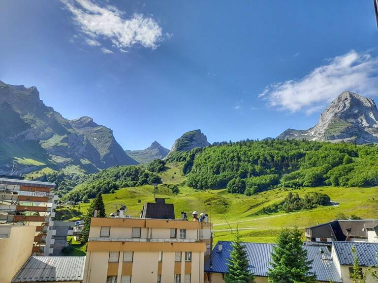 Appartement avec balcon, vue sur les sommets — photo 1