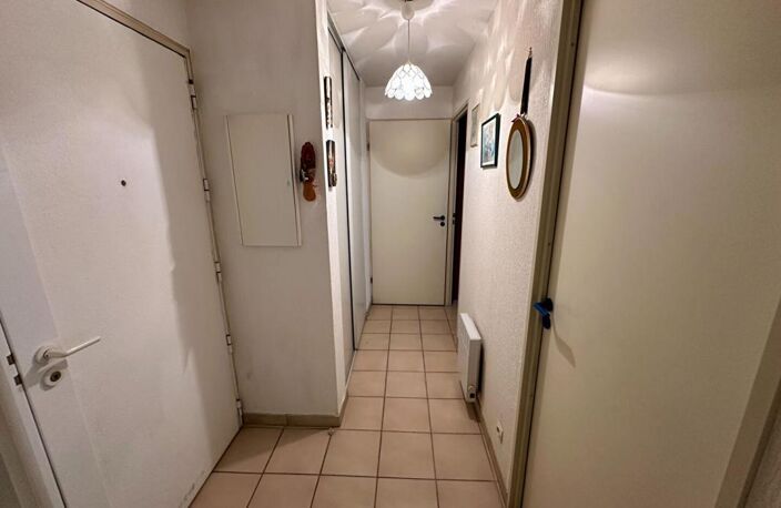 APPARTEMENT F2 DE 46 M² AVEC TERRASSE, CELLIER ET PARKING — photo 4