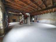 Ensemble immobilier en pierre à rénover avec hangar — photo 2
