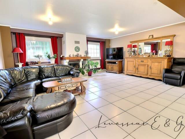 Heilles 60250 - Maison Familiale  sejour de +50m² 4 chambres sur 570m² de terrain — photo du bien