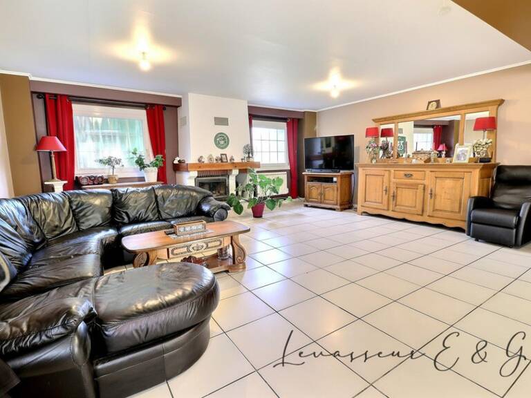 Heilles 60250 - Maison Familiale  sejour de +50m² 4 chambres sur 570m² de terrain — photo 1