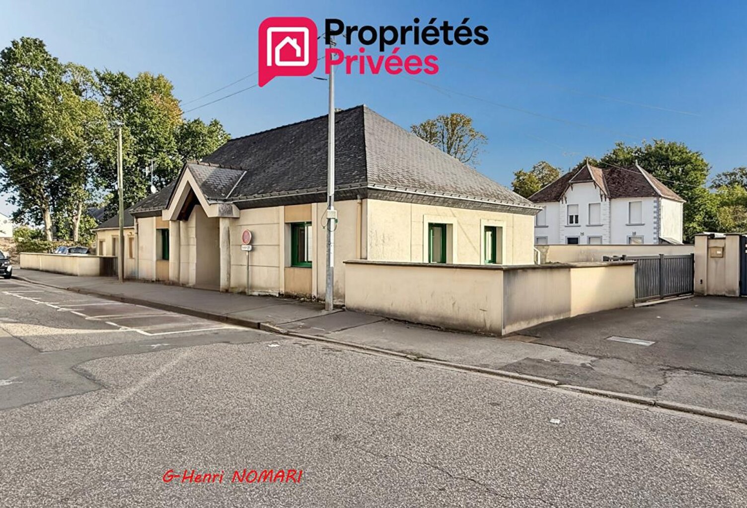 Immeuble Chateaubriant 7 pièce(s) 180 m2, parkings privés — photo 1