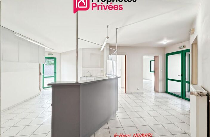 Immeuble Chateaubriant 7 pièce(s) 180 m2, parkings privés — photo 3