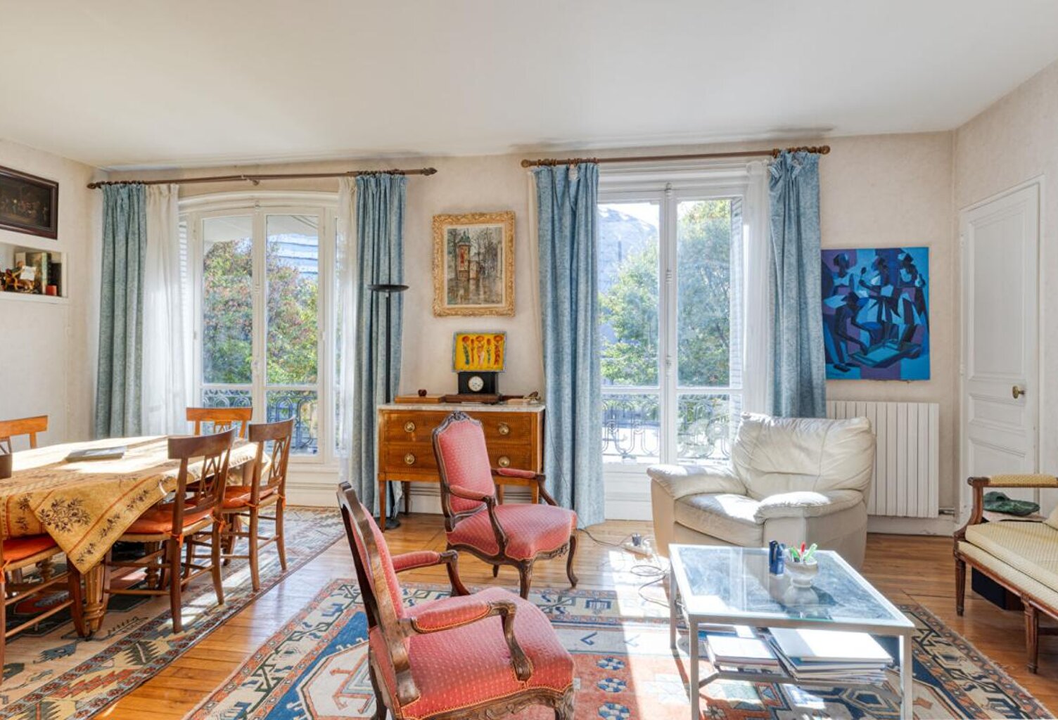 Très bel appartement ancien avec double séjour et quatre chambres — photo 1