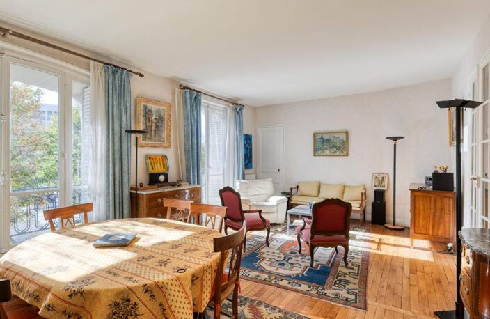 Très bel appartement ancien avec double séjour et quatre chambres — photo 2