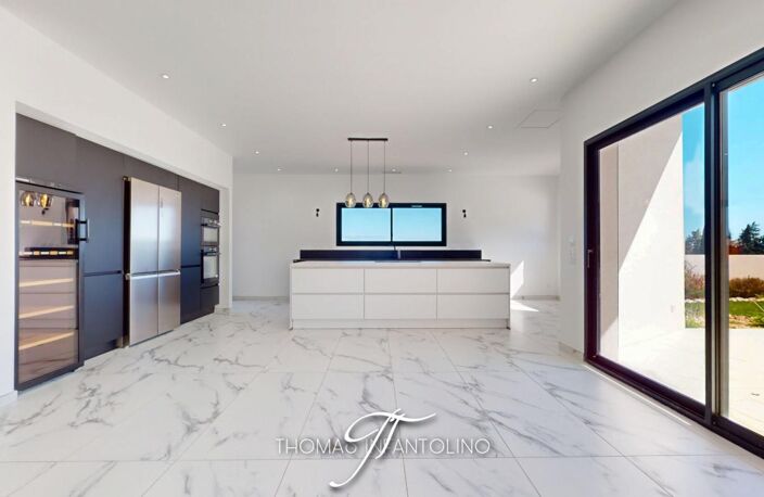 VILLA D'ARCHITECTE 175 M2 - PISCINE - VUE MONTAGNE NOIRE - GARAGE — photo 2