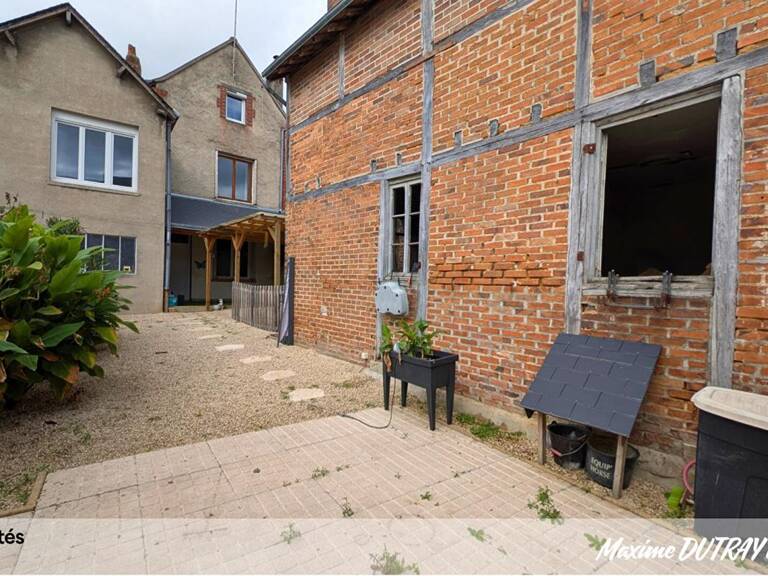 Maison 5 pièces 138m², espaces extérieur, garage, dépendance — photo 1