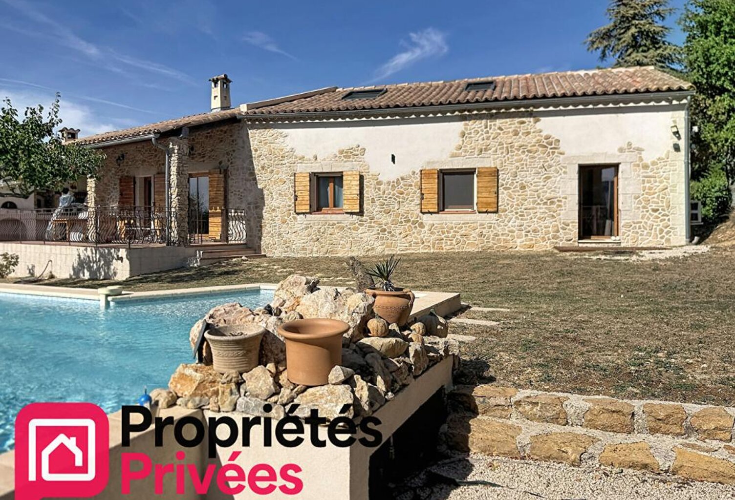 Maison de caractère avec piscine à débordement, vue exceptionnelle et calme absolu — photo 1