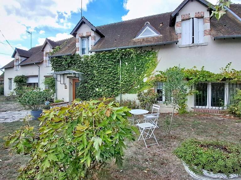 À VENDRE - SUPERBE MAISON FAMILIALE DE 221 M² ENTIÈREMENT RÉNOVÉE À TOURY — photo 1