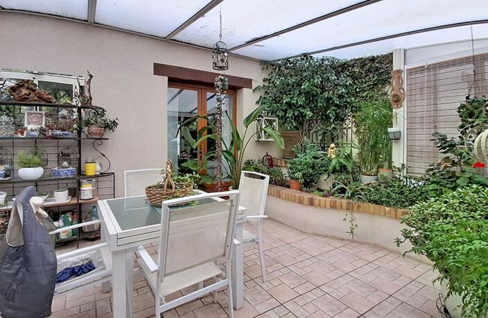 À VENDRE - SUPERBE MAISON FAMILIALE DE 221 M² ENTIÈREMENT RÉNOVÉE À TOURY — photo 4