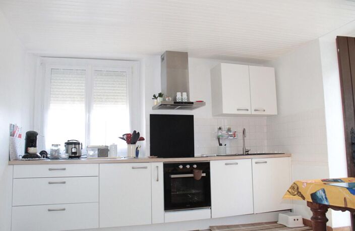 Exclusivité VENTE AUX ENCHÈRES MIZAPRI! Côtes d'Armor 22150 Hénon. Maison de plain-pied, 3 chambres, garages, terrain constructible et divisible — photo 2