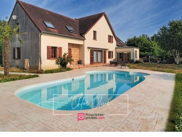 MAISON FAMILIALE 310 m² , PISCINE- VUE DÉGAGÉE , CRÉCY-LA-CHAPELLE — photo du bien