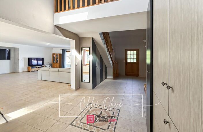 MAISON FAMILIALE 310 m² , PISCINE- VUE DÉGAGÉE , CRÉCY-LA-CHAPELLE — photo 2