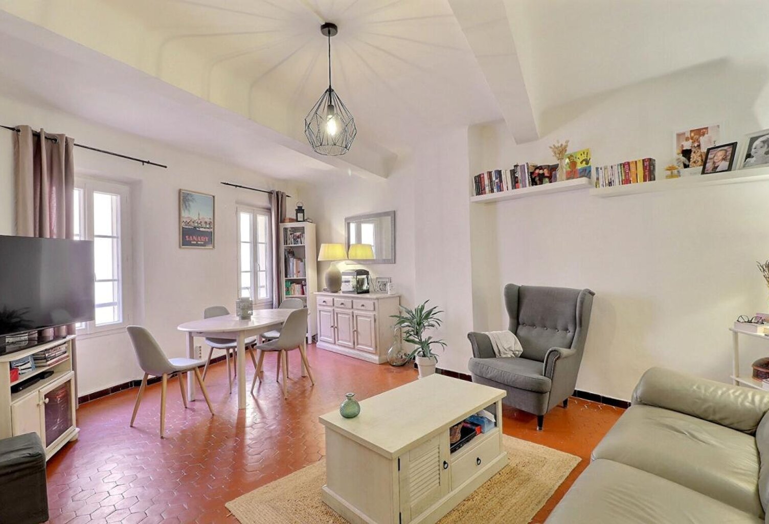 CENTRE VILLE SANARY SUR MER - APPARTEMENT DE TYPE 3 - — photo 1