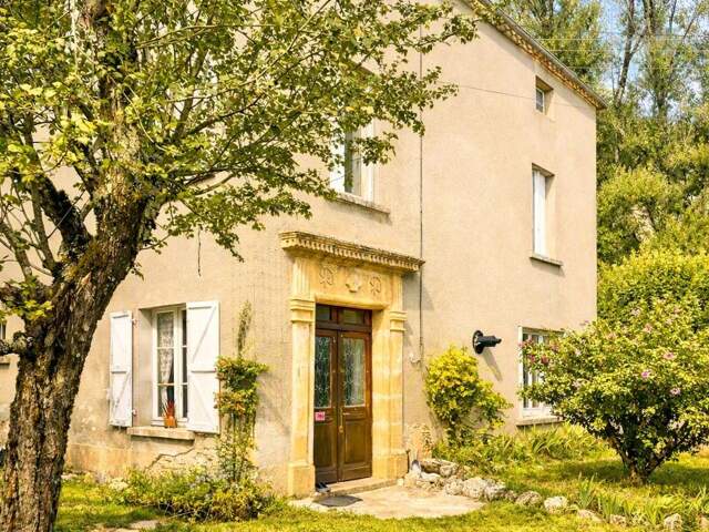 Maison en pierre du 19e siècle, 98m², 4 pièces, 2 chambres, garage, terrain: 637 m² — photo du bien