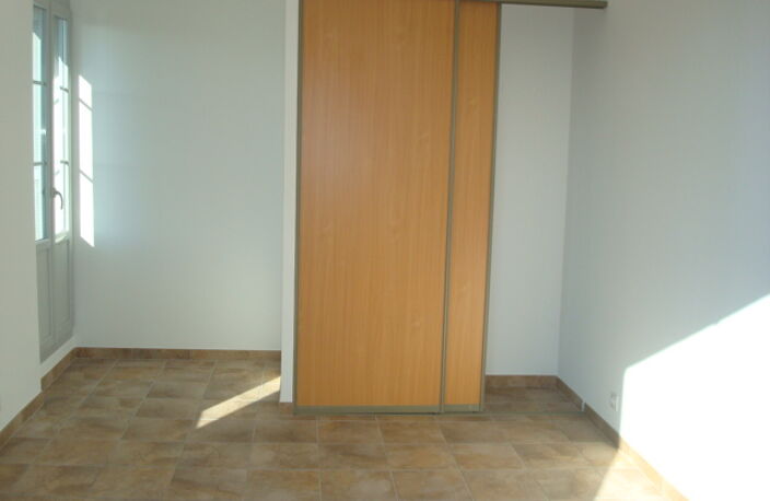 Location appartement 3 pièces 76 m² à Draguignan (83300) — photo 5