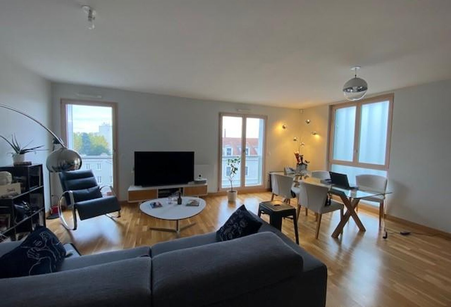 Location appartement 3 pièces 77 m² à Villeurbanne (69100) — photo 1
