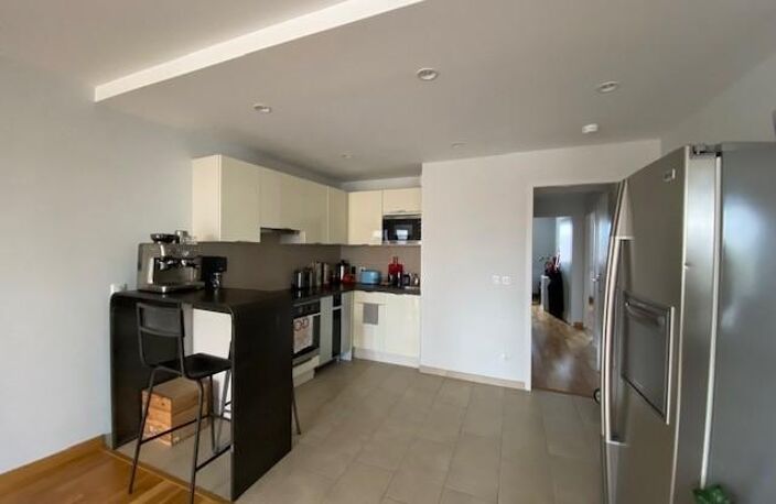 Location appartement 3 pièces 77 m² à Villeurbanne (69100) — photo 3