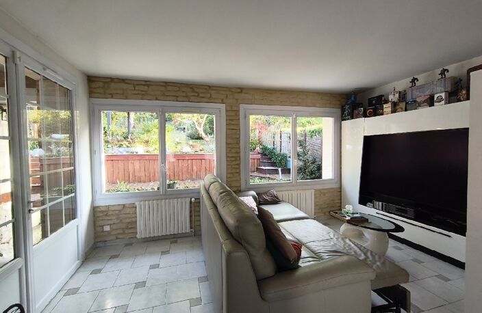 Vente maison 6 pièces 136 m² Nesles-la-Vallée (95690) — photo 2