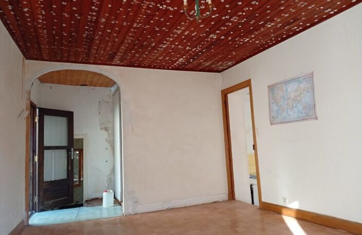 Maison de montagne à vendre à Mas-Cabardès : 4 pièces, 2 chambres, à rénover — photo 3