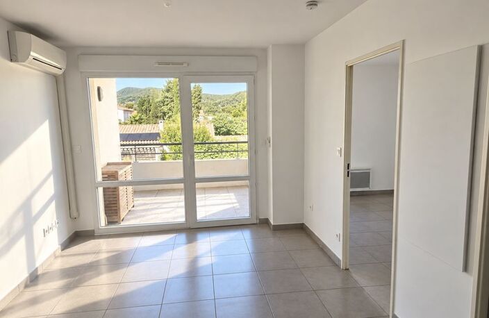 LA CIOTAT APPARTEMENT TYPE 2 AVEC TERRASSE ET GARAGE — photo 4