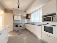 Maison traditionnelle de plain-pied. ST DENIS DE PILE. — photo 4