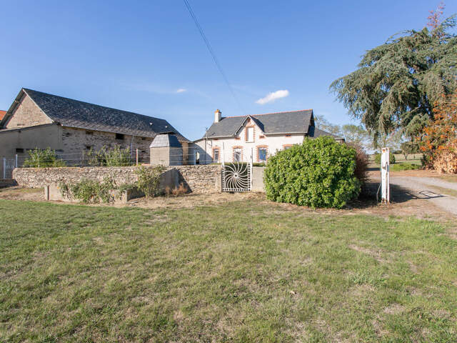 A VENDRE MAISON +  DEPENDANCES + HANGAR — photo du bien