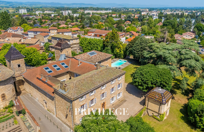 PROPRIÉTÉ D'EXCEPTION DU XIII SIÈCLE AUX PORTES DE LYON — photo 3