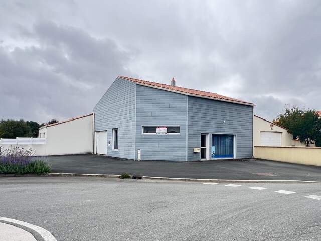 local 2 pièce(s) 196 m2 — photo du bien