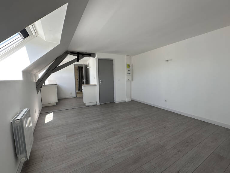 STUDIO — photo 1