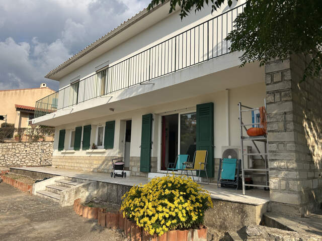OLLIOULES Vue dégagée et proche du village à pied — photo du bien