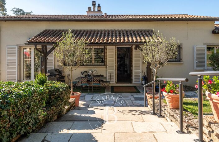 Saint-Didier-au-Mont-d'Or - Maison de 190 m² - Terrain de 2990 m² - 5 chambres - Piscine — photo 3