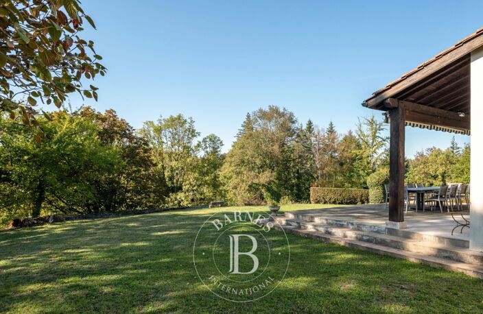 Saint-Didier-au-Mont-d'Or - Maison de 190 m² - Terrain de 2990 m² - 5 chambres - Piscine — photo 4