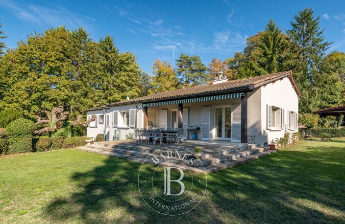 Saint-Didier-au-Mont-d'Or - Maison de 190 m² - Terrain de 2990 m² - 5 chambres - Piscine — photo 5