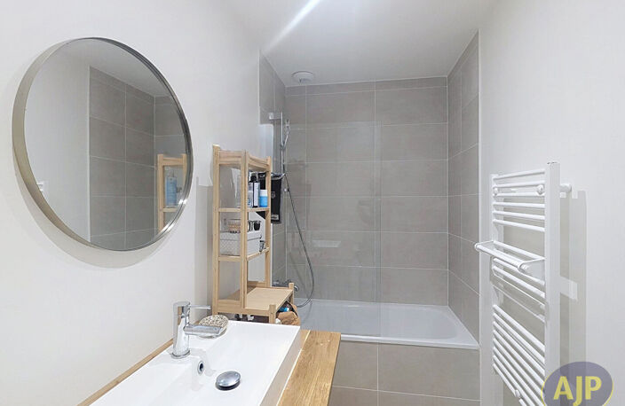 Rennes Thabor : appartement 4 pièces rénové + cave, grenier, chambre et garage — photo 2