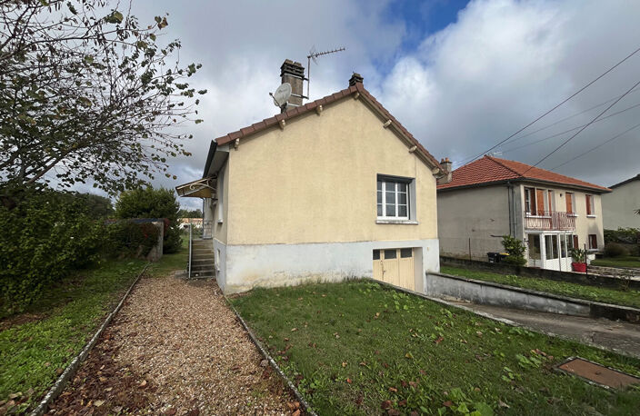 Maison 4 pièces à louer à Dangé Saint Romain - Jardin et garage — photo 2