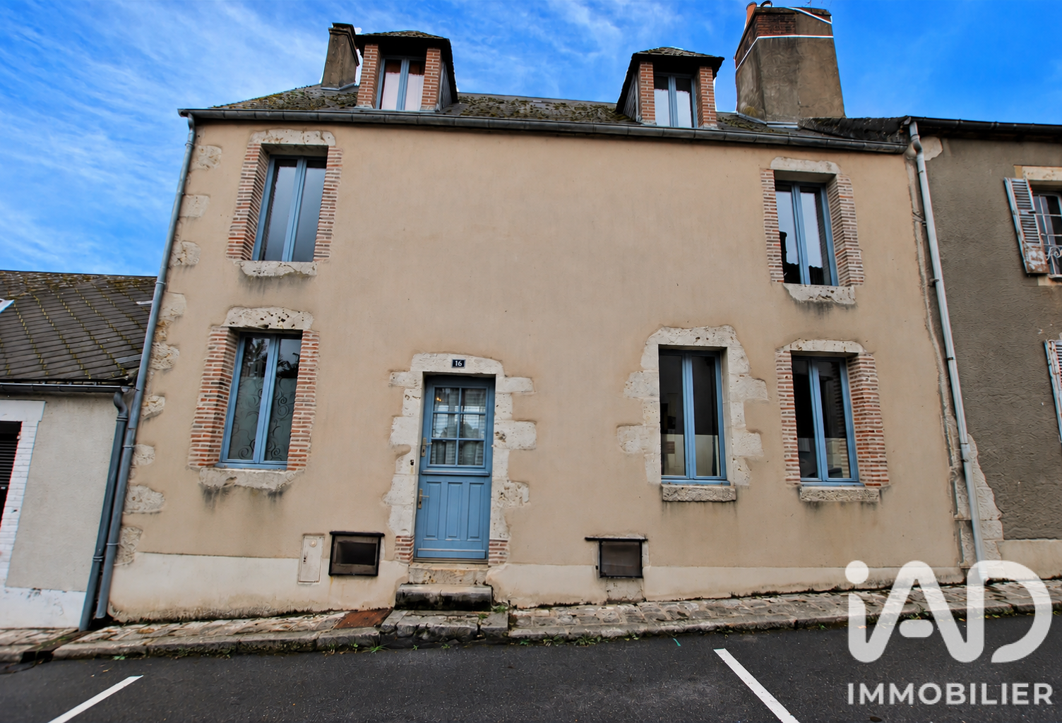 Vente Maison/villa 8 pièces — photo 1