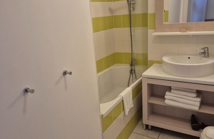 Appartement T2 meublé et équipé résidence calme sécurisée piscines chauffées — photo 5